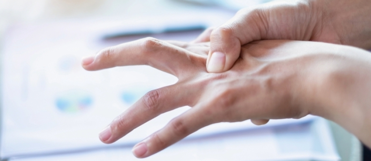 Θεραπεία Εκτινασσόμενου Δακτύλου &amp; Τενοντίτιδας DeQuervain